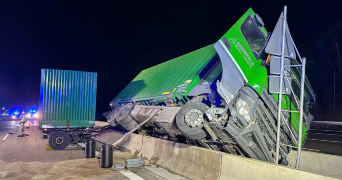 Schwerer Lkw-Unfall Auf Der A5 Zwischen Kronau Und Kreuz Walldorf | Die ...